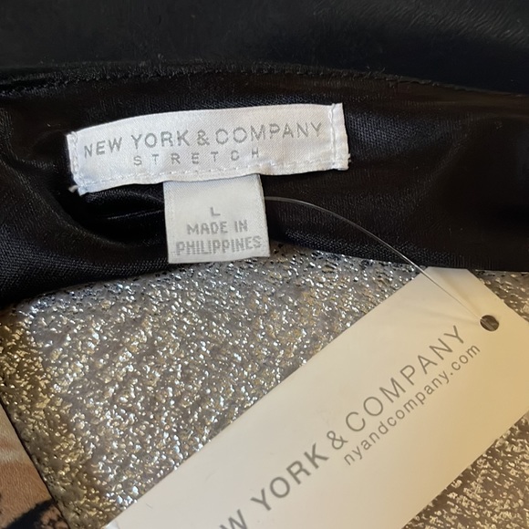 NEW YORK & COMPANY, VERY UNIQUE DRESS SIZE LARGE, - Picture 4 of 6